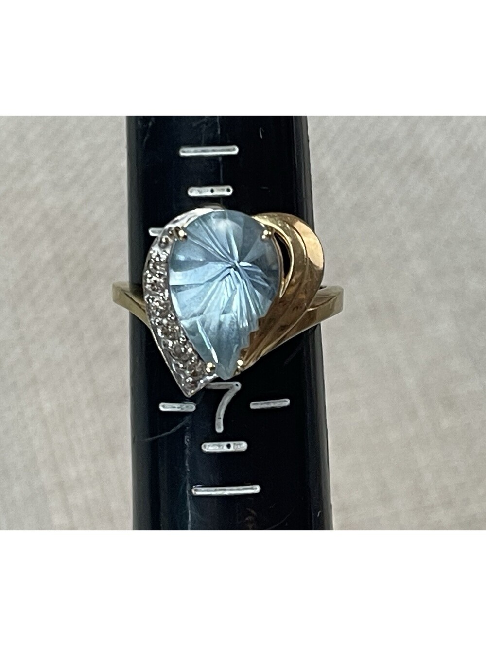 VTG 14k Yellow Gold Aquamarine Pear Shape Diamond Accent Ring SZ 6.75